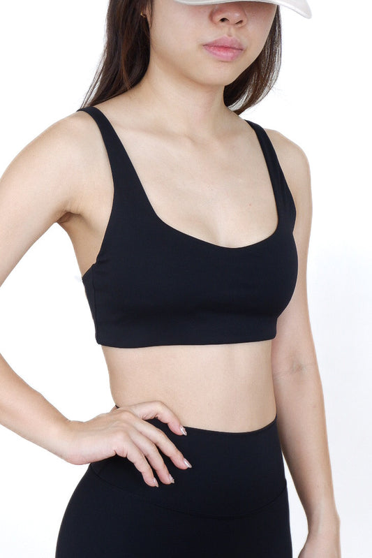 Chic Pulse Sleeveless Sports Bra (Sleek Black)