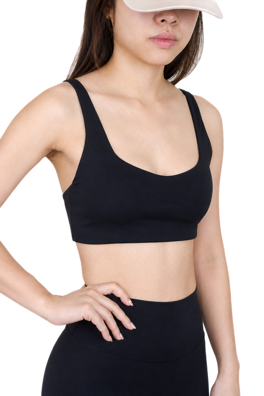 Chic Pulse Sleeveless Sports Bra (Sleek Black)